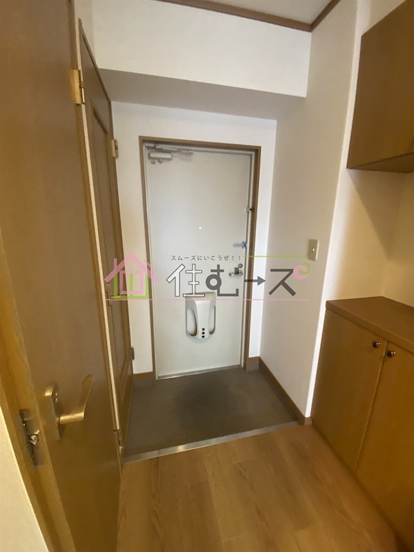 アパルト谷町 玄関