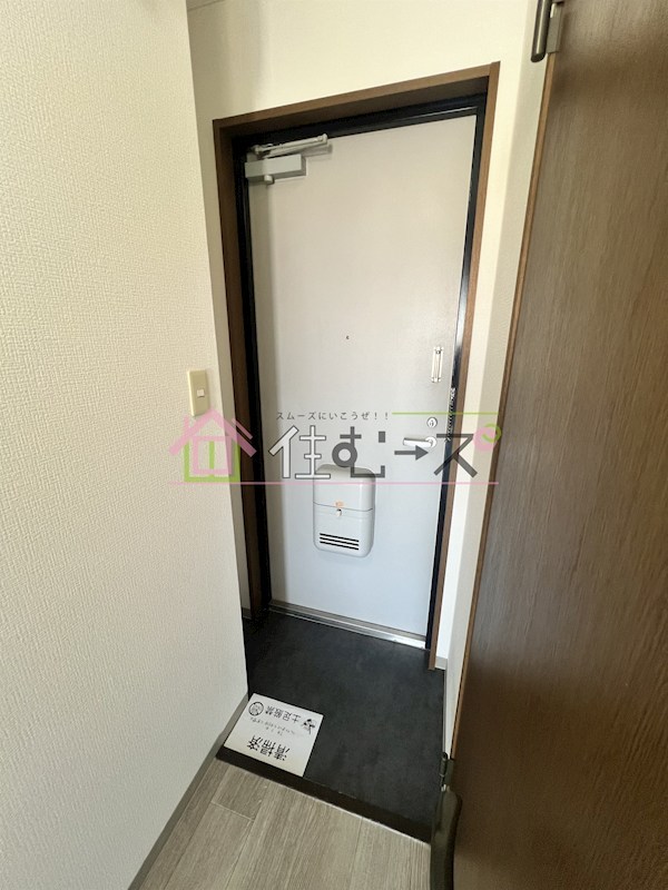 ワイケーマンション 玄関