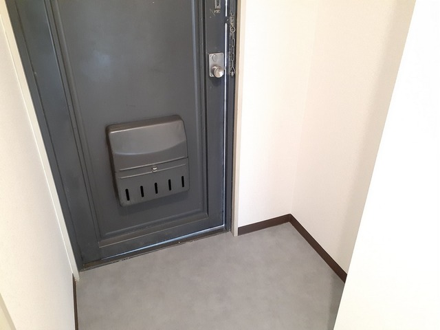 リバーハイツ 玄関