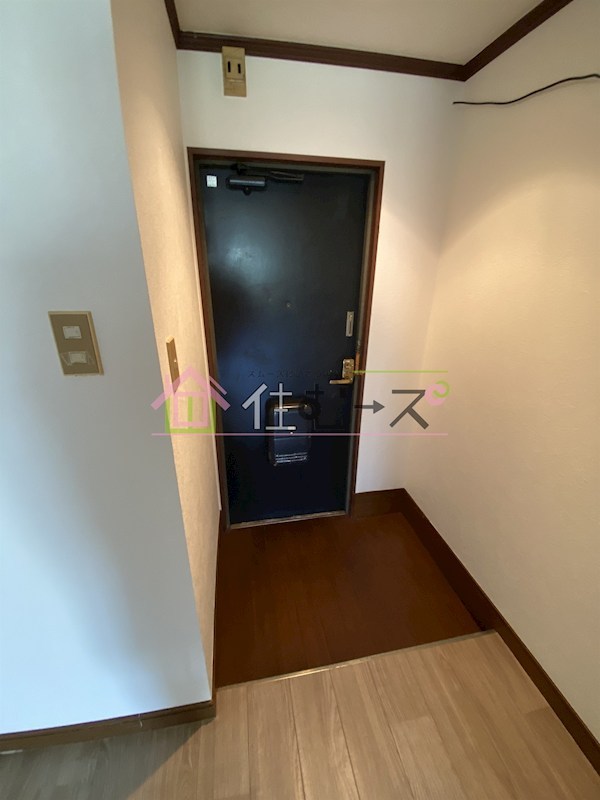 丸一ビル 玄関
