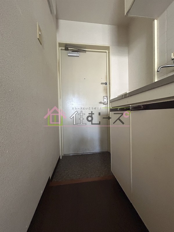 パレド森小路 玄関