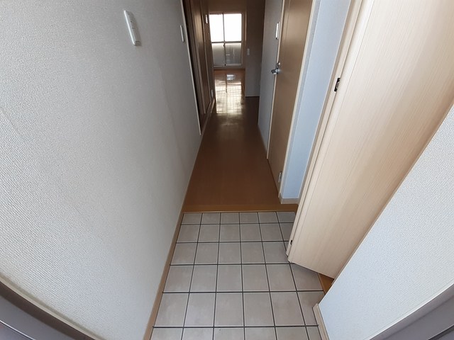 アプリコットヒルズ 玄関