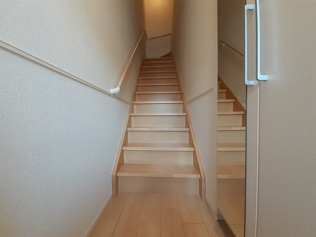 サン　アルモニー　寺川 玄関