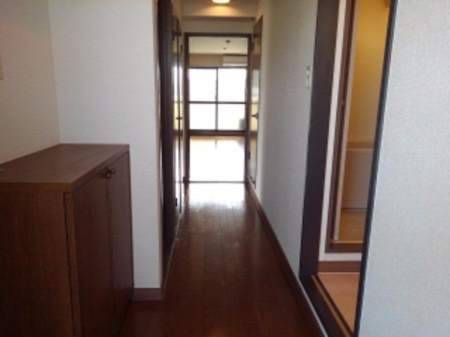 レジデンスくすのき館 玄関