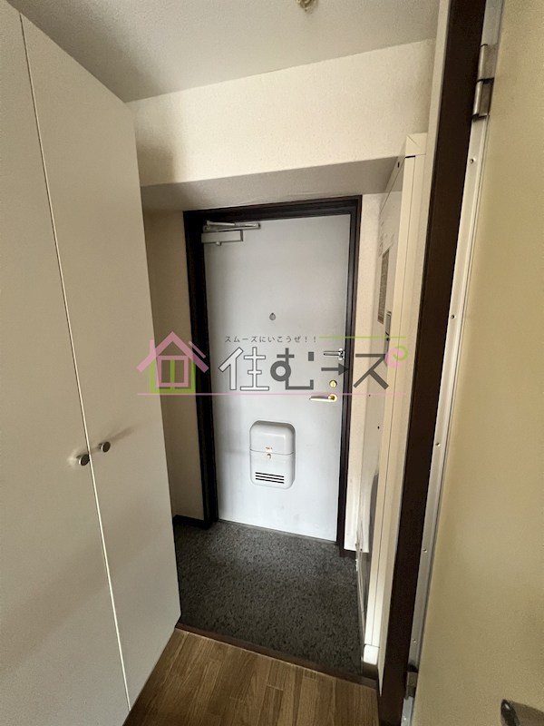 ドミール堺筋本町 玄関