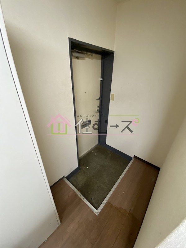 パシフィック新今宮 玄関