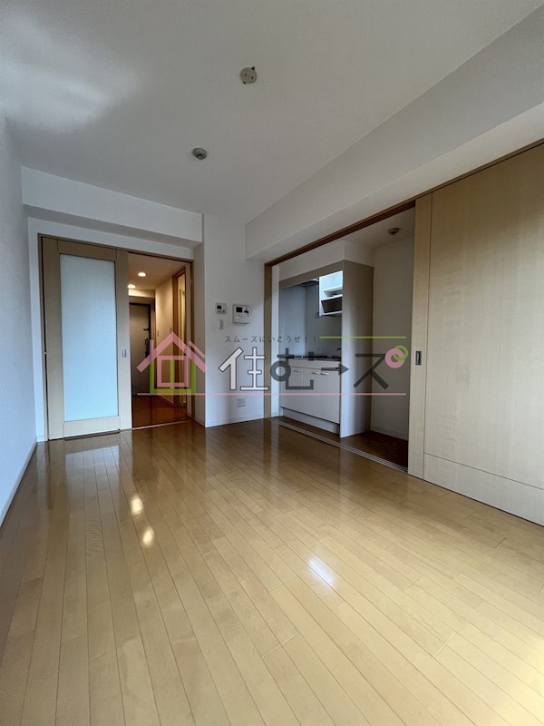 ジュネーゼグラン上本町 リビング