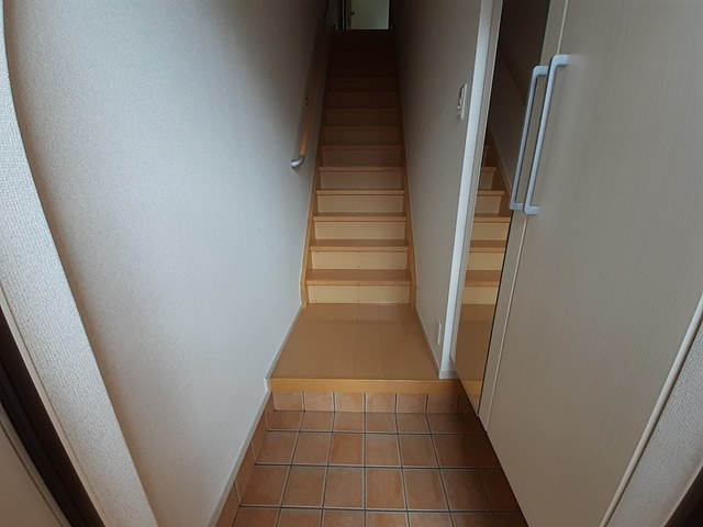 フラワータウン　ベルフラワー 玄関