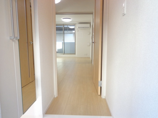 クレメントハウス 玄関