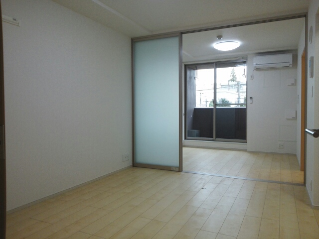 ニューファーム リビング