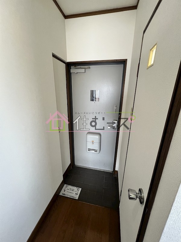 メゾン加美北 玄関