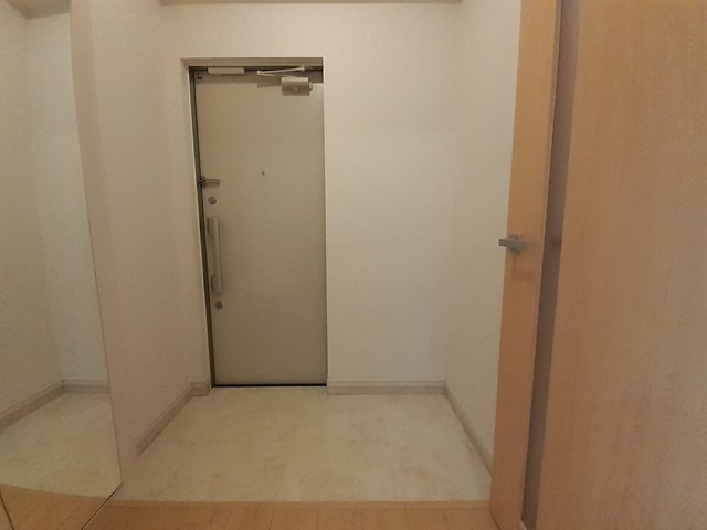 リバージュ　アネックス 玄関