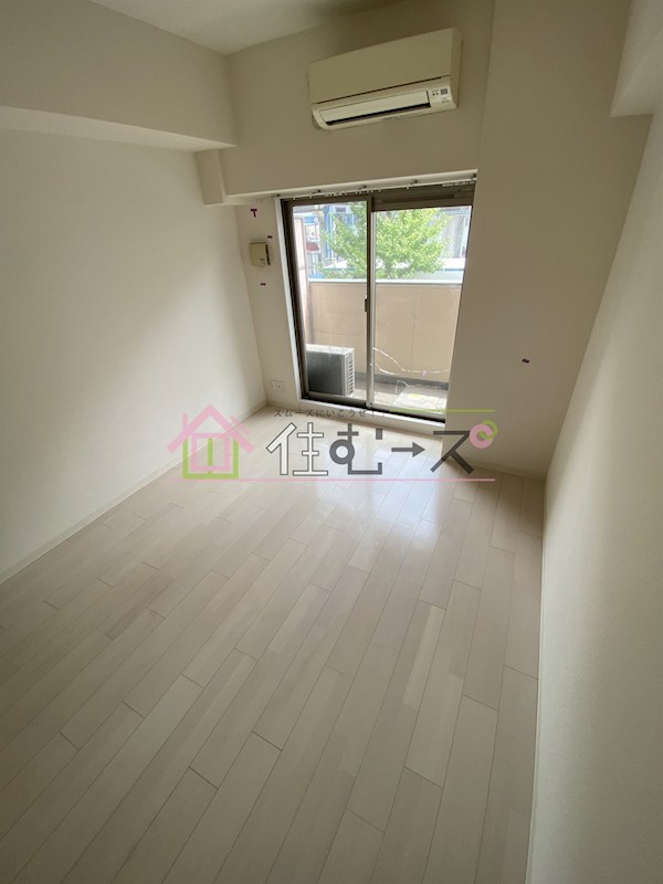 ララプレイスOsaka WEST PRIME ベッドルーム