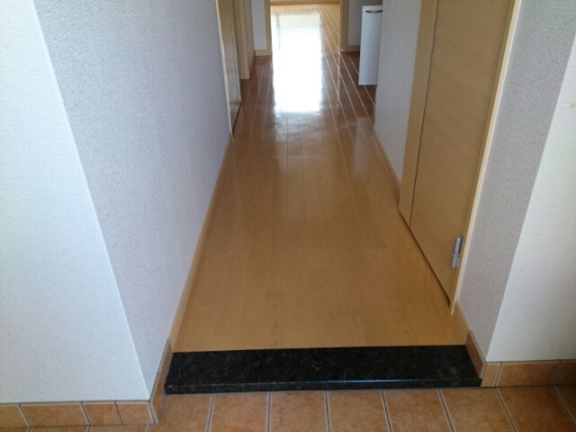 クレメント岡山 玄関