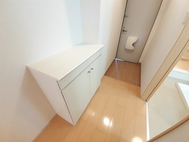 パルティール小曽根 玄関