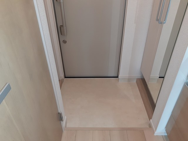 サンプラザ金剛 玄関