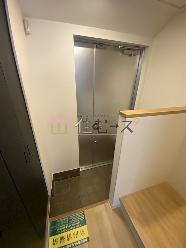 フリージアガーデン 玄関