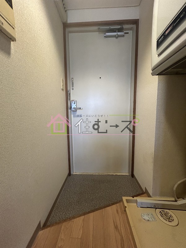 プラザイーグル 玄関