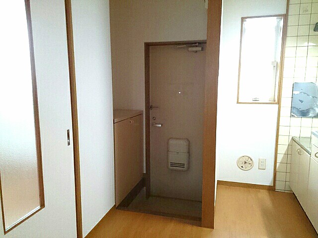 高安グリーンハイツ 玄関