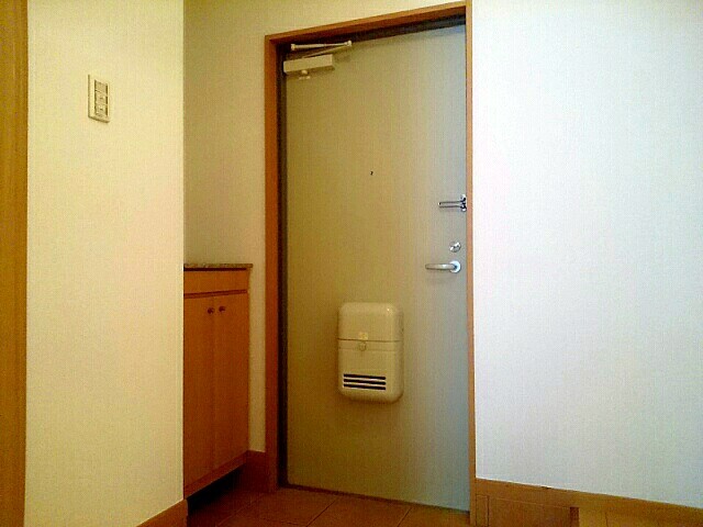 オーキッド勝山 玄関