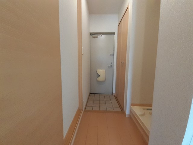 ジュネス５番館 玄関