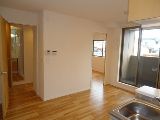 アヴァンス エバー 中三国ヶ丘 リビング