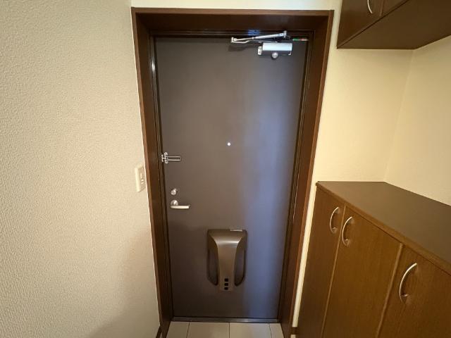 シャルマン桂 玄関