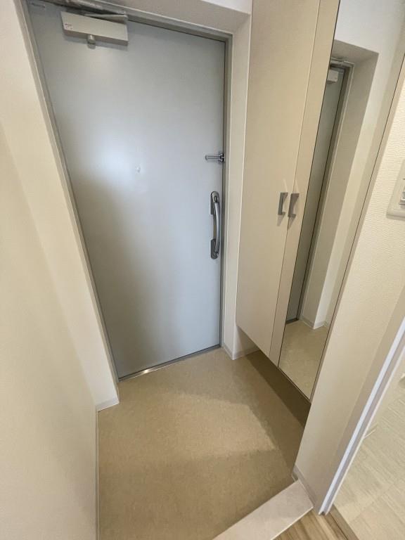 メゾンドボヌール弁天町 玄関