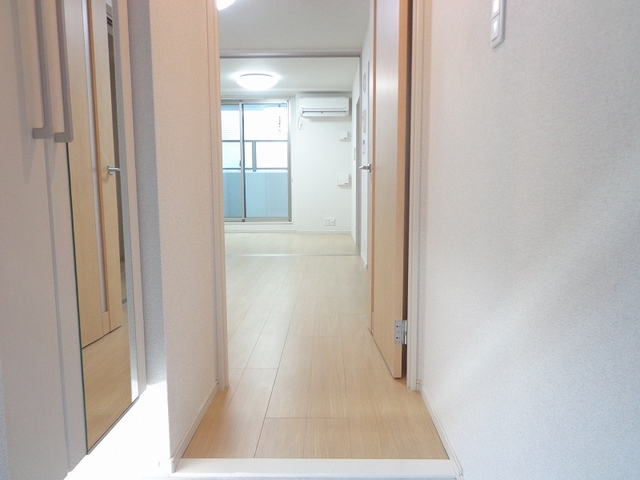 クレメントハウス 玄関