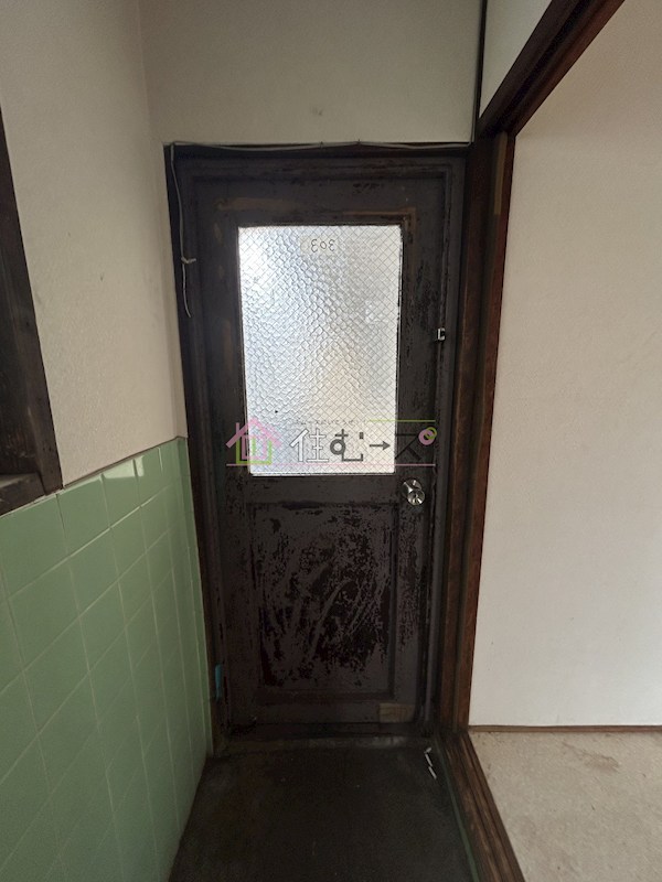 AK西加賀屋 玄関