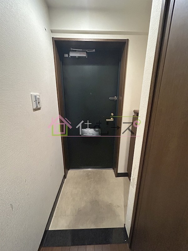 プレサンス千日前通 玄関