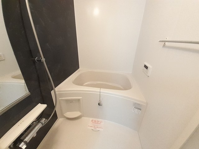 ヴァイオレットガーデン 風呂画像