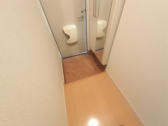 サンフラット布忍 玄関