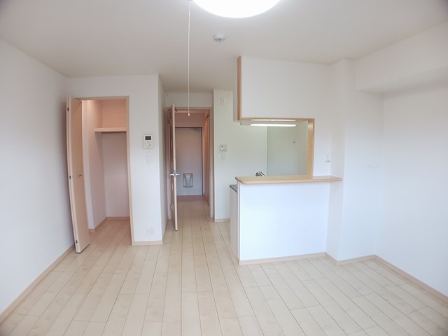 メゾン　アウローラ リビング