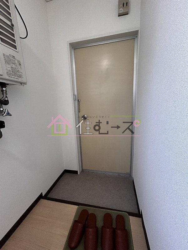 ロイヤルハイツ今里 玄関