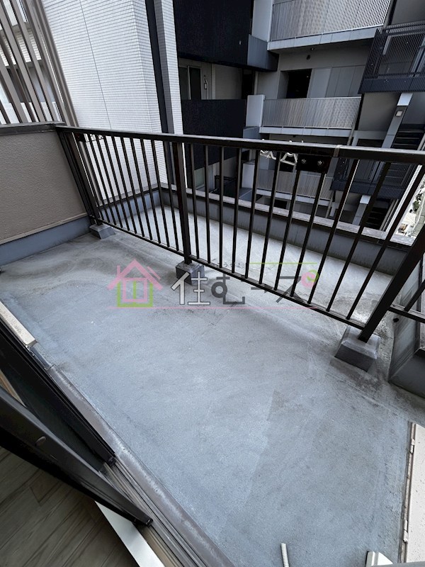 グランドハイツ万代東 ベランダ