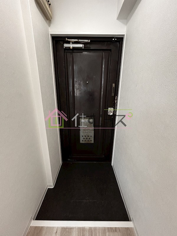 グランドハイツ万代東 玄関