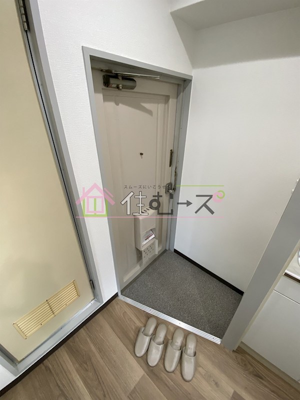 ホワイトハウス平野 玄関