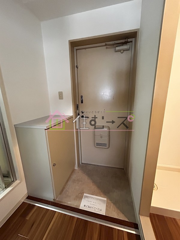 シャトレ下新庄 玄関