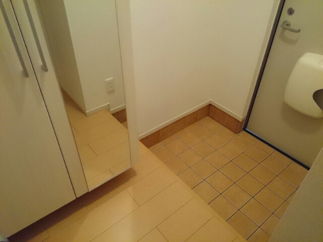 ピュア　ウエスト 玄関