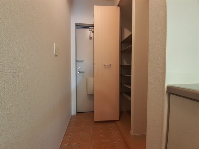 ヴォヌール鳳 玄関
