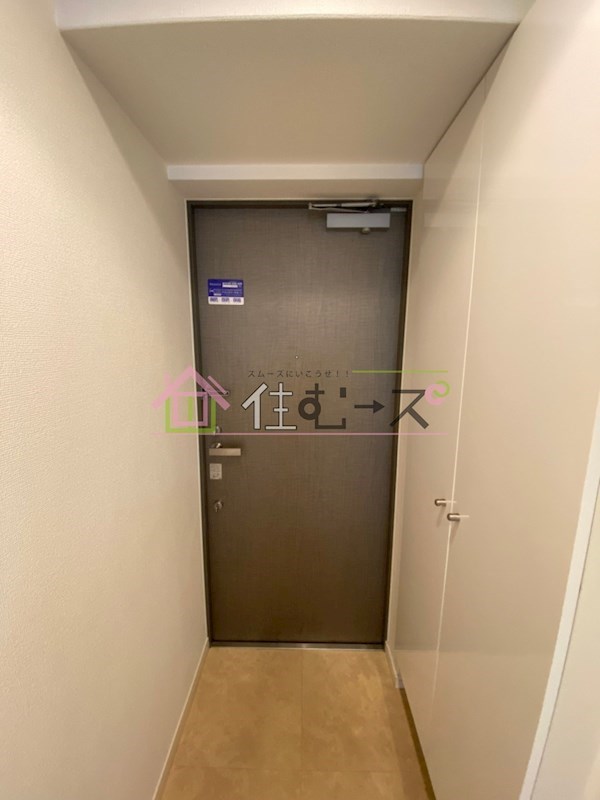 レジディア谷町 玄関