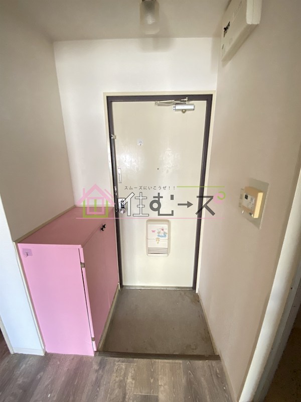 プレアール西加賀屋 玄関