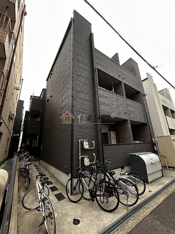 バズグロウ小路 外観