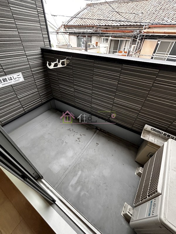 バズグロウ小路 ベランダ