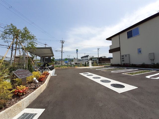 Ｇｒａｃｅ　Ｃｏｕｒｔ その他6