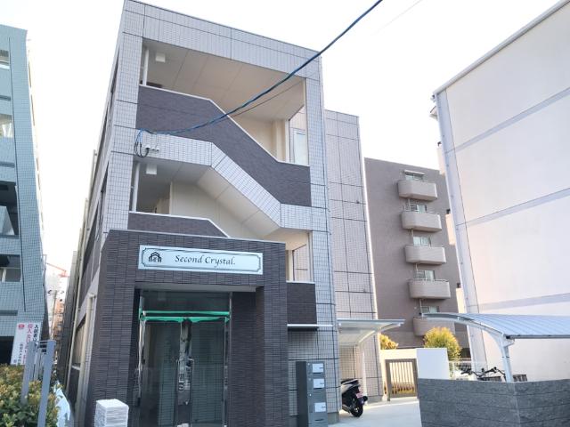セカンド クリスタル． 外観