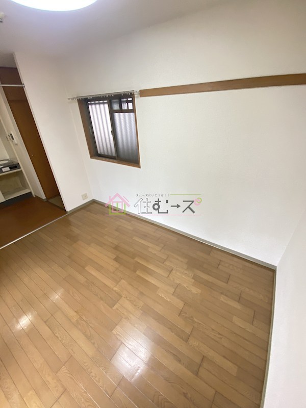 センエイ谷四 リビング