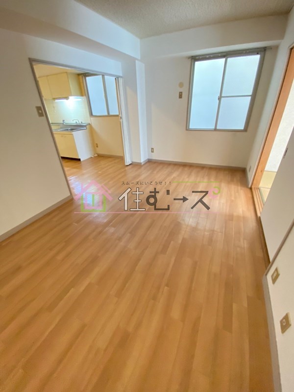 松弥ハイツ リビング