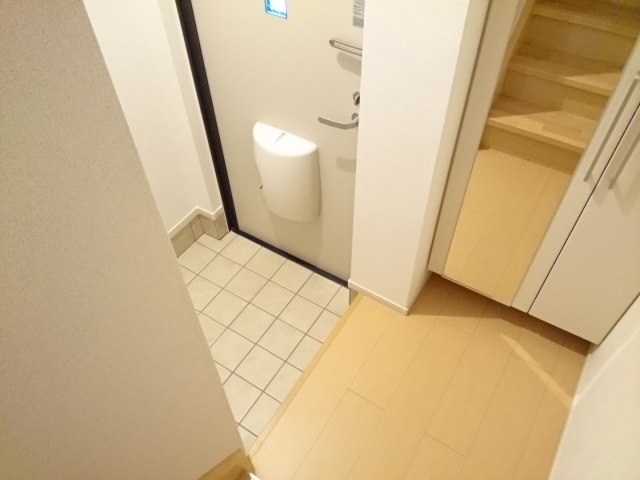 サンリット・ガーデン　小曽根Ｓ 玄関